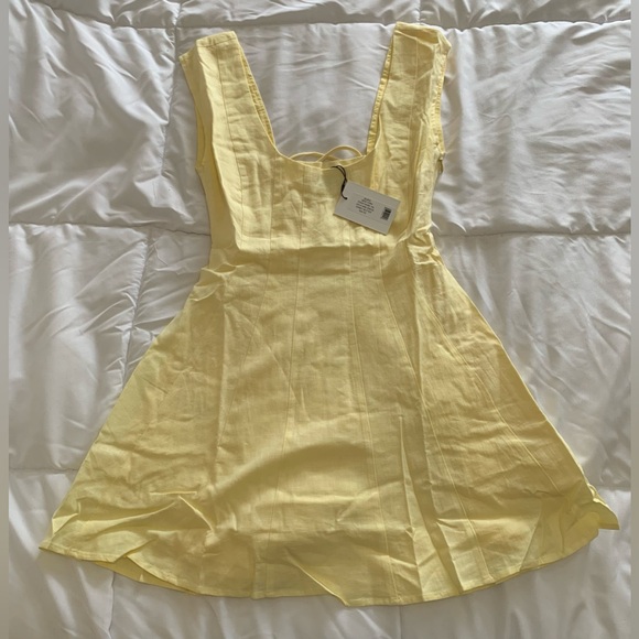 New GUIZIO LEILA MINI DRESS in HONEY BUTTER Size XS - Picture 2 of 6